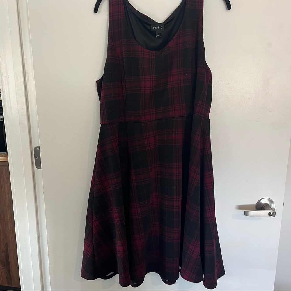 Torrid size 1 Plaid burgundy and Black Women's Dress